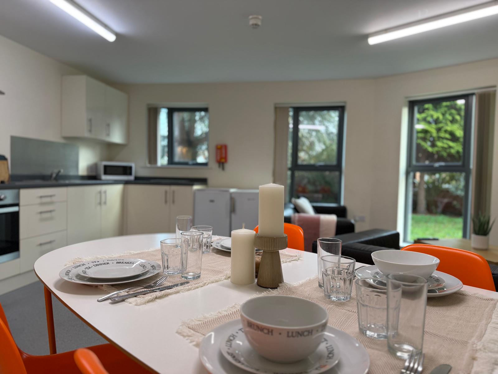 Modern Kitchen Dining